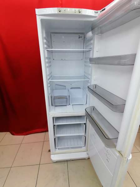 Холодильник бу Ariston в Екатеринбурге