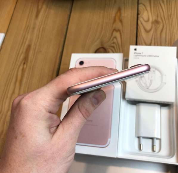 Apple iPhone 7 32Gb Rose Gold в Новосибирске фото 3