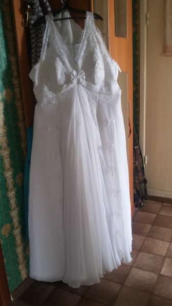 Шуба мутоновая, свадебное платье в Перми фото 6
