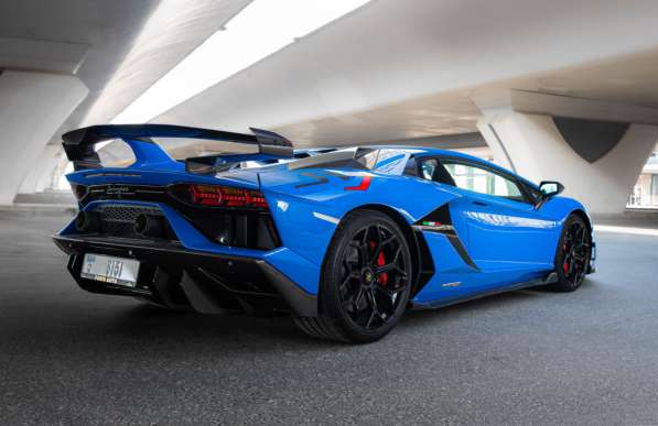 Аренда автомобиля Lamborghini в фото 3