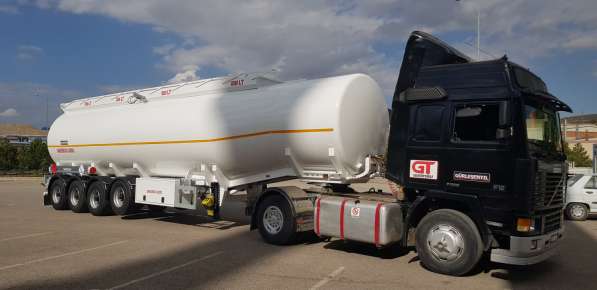 Полуприцеп танкер для опасных и пищевых грузов