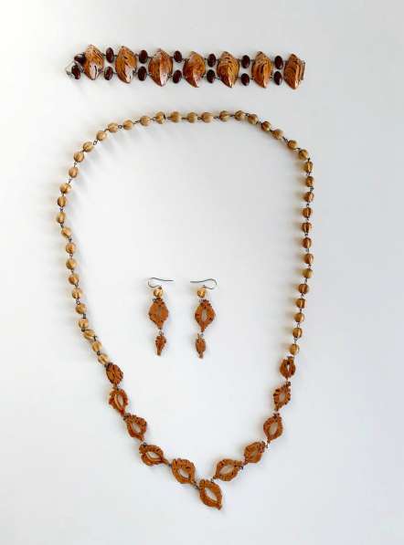 Набор украшений из персиковых косточек в Тюмени фото 3