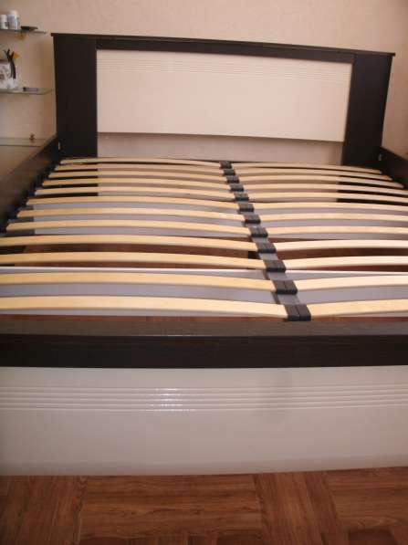 Продам двуспальную кровать с матрасом в Краснодаре фото 5