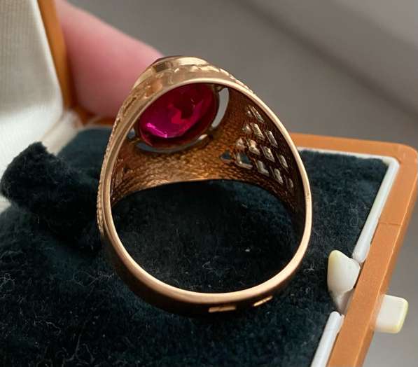 Золотое кольцо с рубином в Санкт-Петербурге фото 3