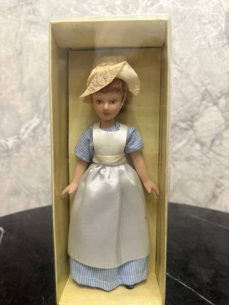 Куклы фарфоровые коллекционные в Санкт-Петербурге