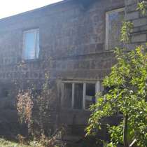 Продаю дом в Армении г. Ехегнадзор 370 м² на участке 12 сот, в г.Джермук