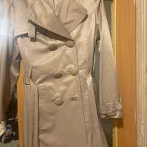 Плащ, в Москве