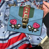 Платок и сумка, в Грозном