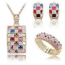 Новый комплект с кристаллами Swarovski, в Санкт-Петербурге