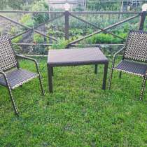Продам садовую мебель комплект стол и два кресла, в Барнауле