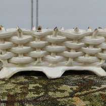 Фарфоровая конфетница. Европа 40-50 годы. Отличное состояние, в Москве