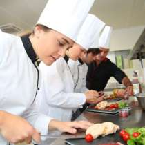 Требуется опытный повар - универсал, в г.Бишкек
