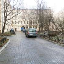 Трехкомнатная квартира на углу Лермонтовского и Канонерской, в г.Санкт-Петербург
