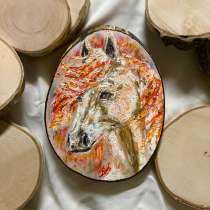 Картина на спиле дерева «огненная лошадь», в Москве