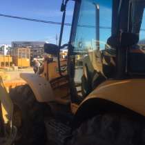 Продам экскаватор погрузчик JCB-4cx; равноколесный, в Воронеже